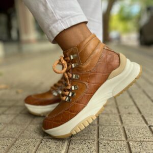 Botita zapatilla Helga cuero color suela