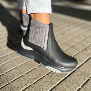 Botita Lena cuero color negro con gris