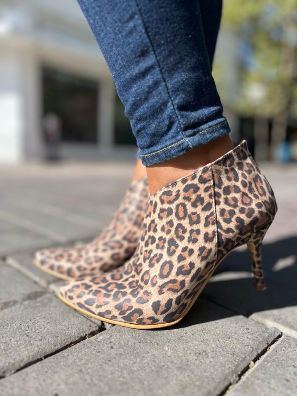 Botita Celina Cuero Animal print