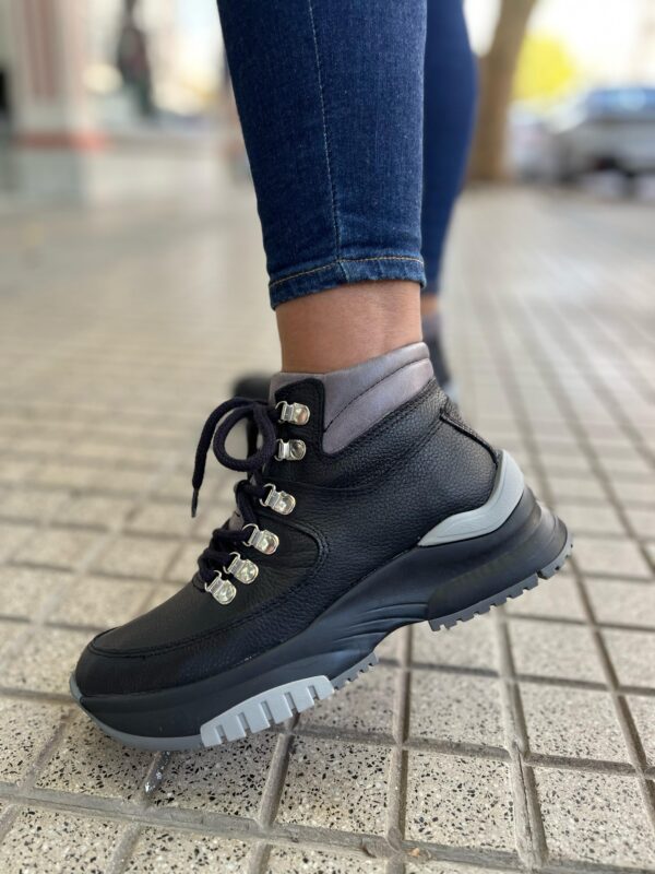 Zapatilla cuero Helga cuero negro/gris